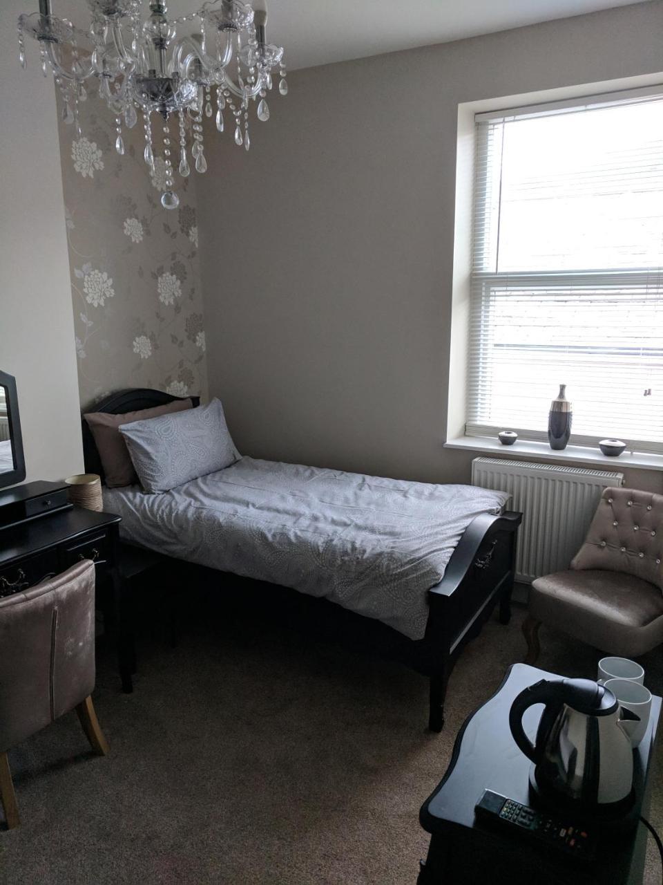 Lion House Bed & Breakfast With Restaurant Combe Martin Exterior photo