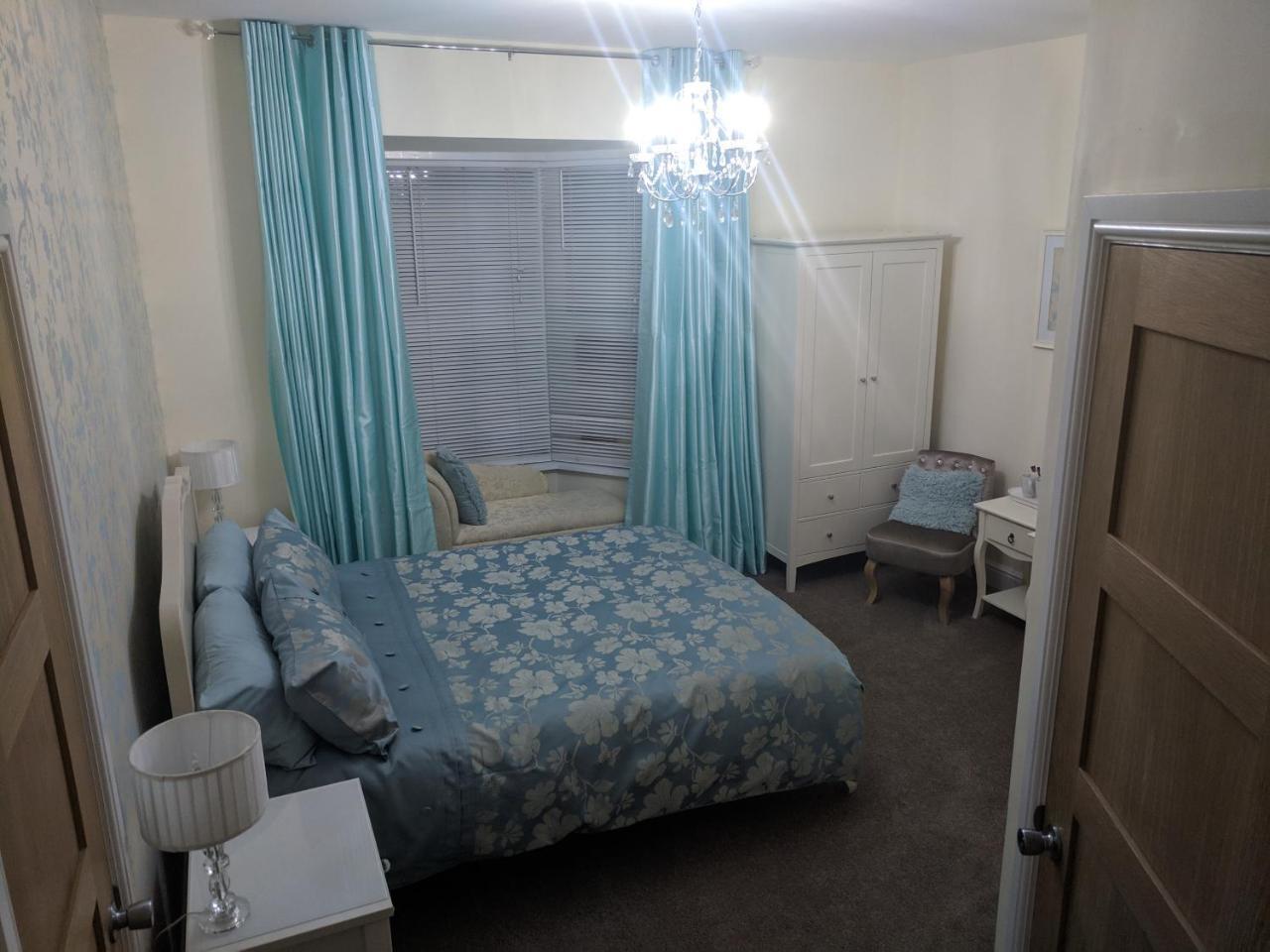 Lion House Bed & Breakfast With Restaurant Combe Martin Exterior photo